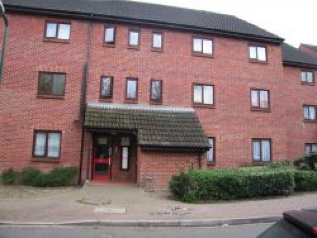 			2 Bedroom, 1 bath, 1 reception Flat			 Elgar Avenue, STONEBRIDGE NW10